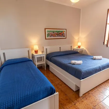 1-casa Sul Mare Con Piscina Vicino Cefalu Campofelice Di Roccella