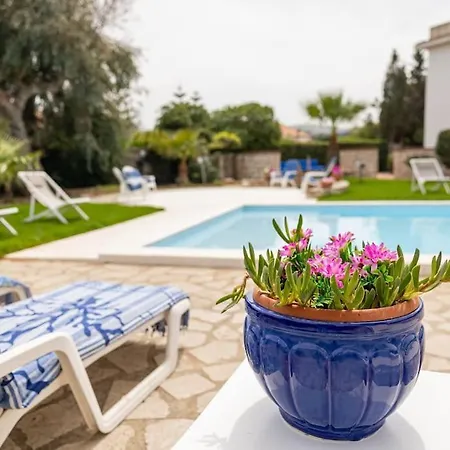 1-casa Sul Mare Con Piscina Vicino Cefalu Tatil Evi *