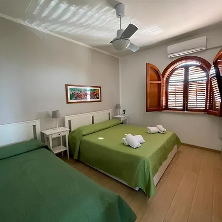 1-casa Sul Mare Con Piscina Vicino Cefalu *
