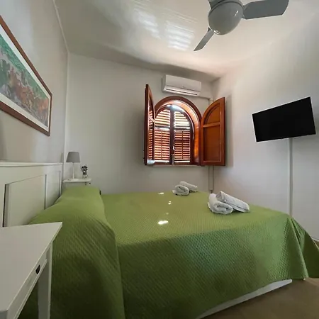 1-casa Sul Mare Con Piscina Vicino Cefalu Campofelice Di Roccella